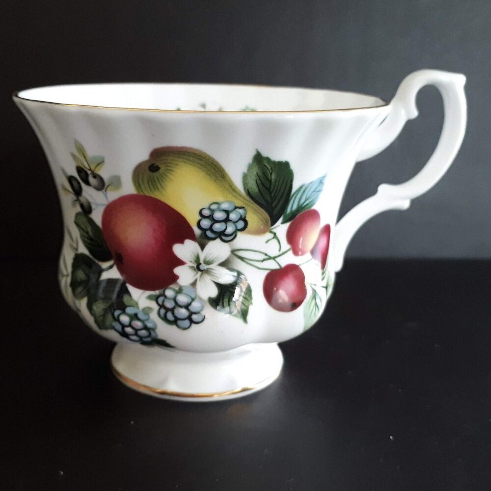 Royal Albert fruits design orphaned coffee/ tea cup